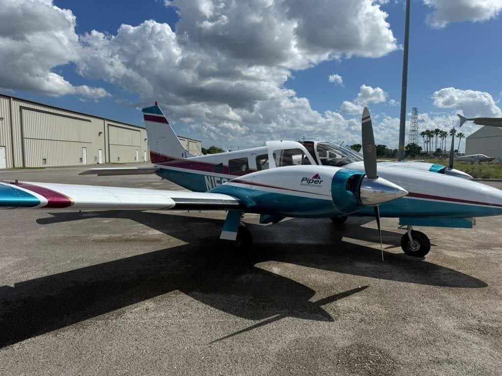 Seneca II-PA-34-200T (1975) · Foto 2