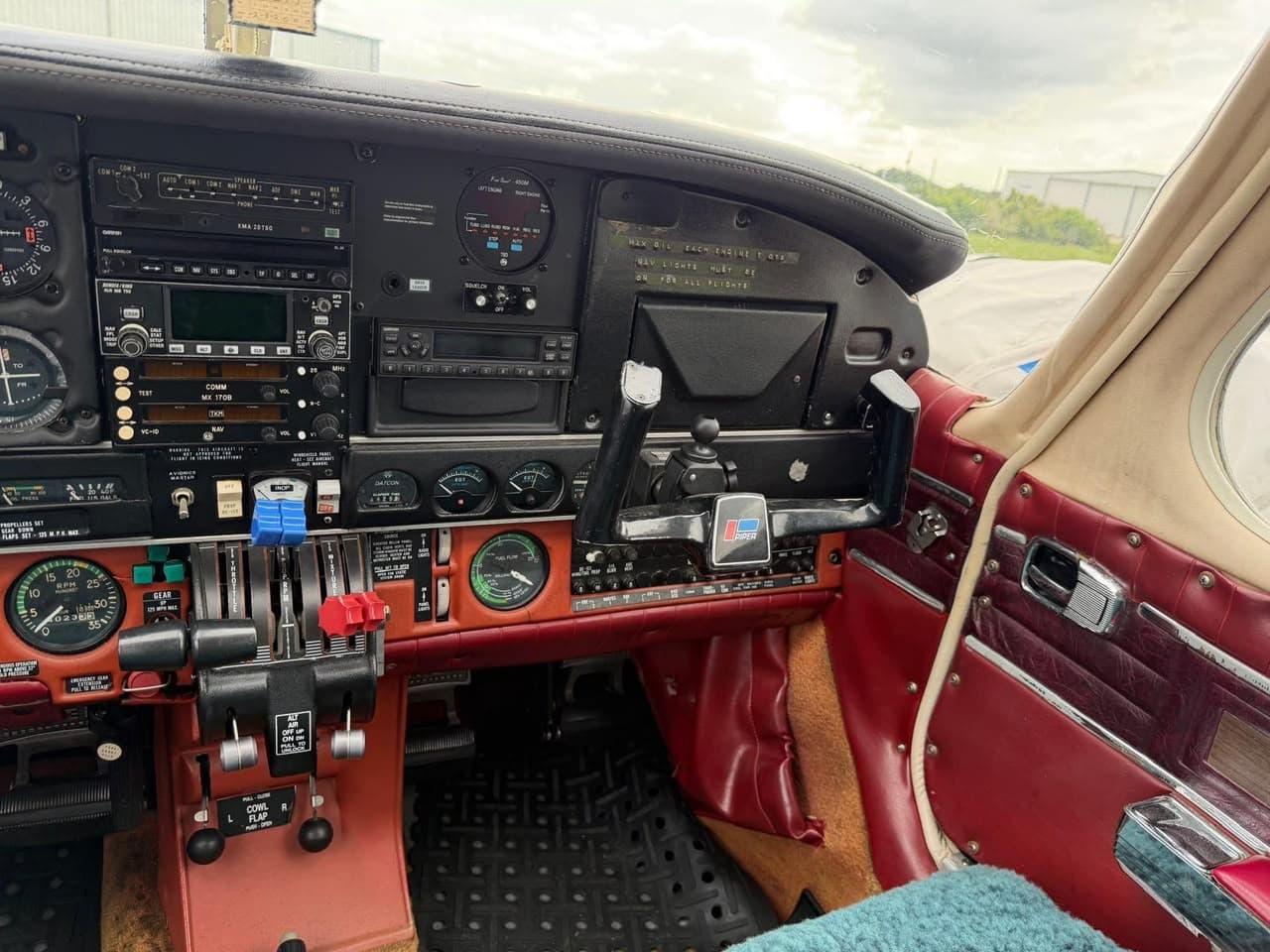 Seneca II-PA-34-200T (1975) · Foto 8
