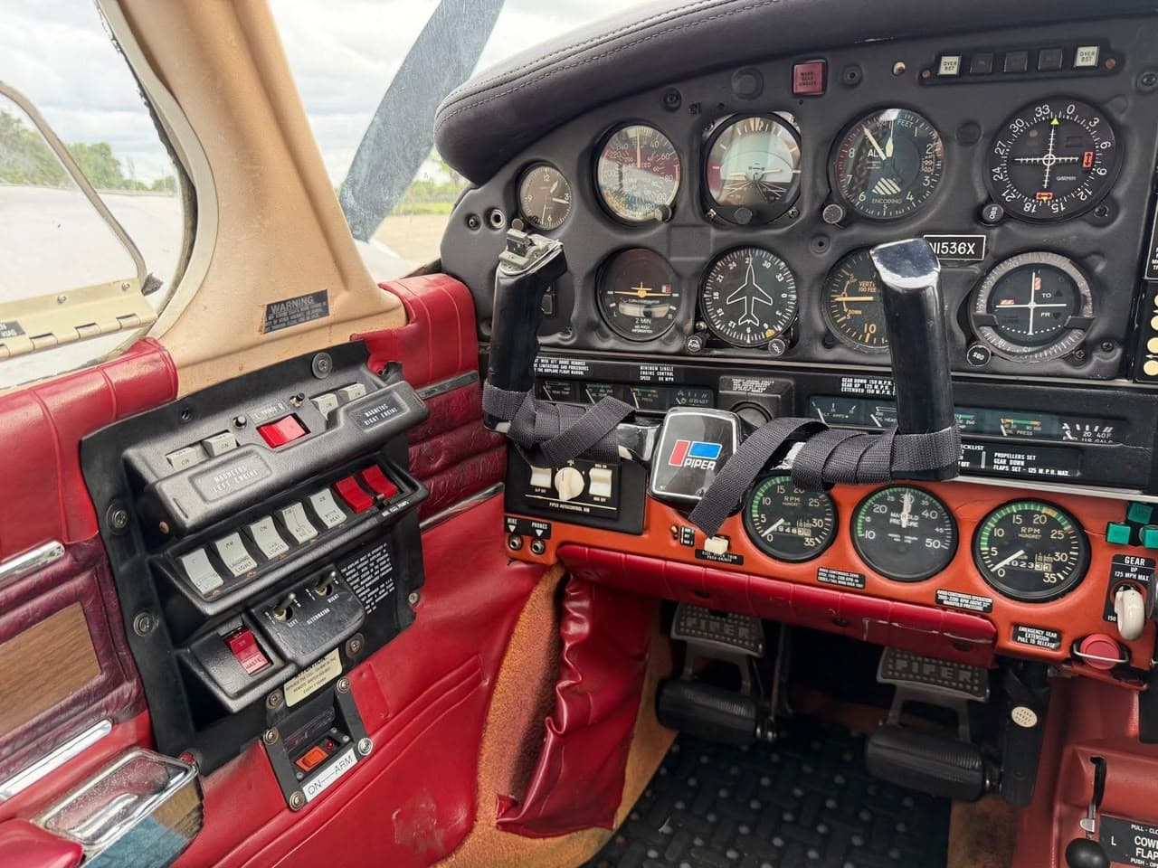 Seneca II-PA-34-200T (1975) · Foto 10